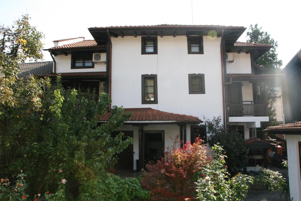 Oazis Guesthouse Lovech Esterno foto