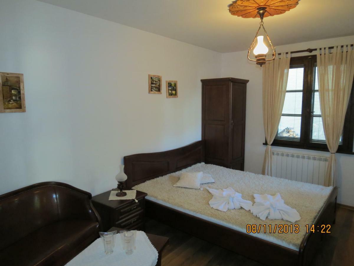 Oazis Guesthouse Lovech Esterno foto